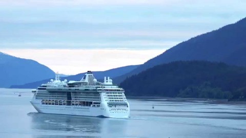 Cruise-Ship