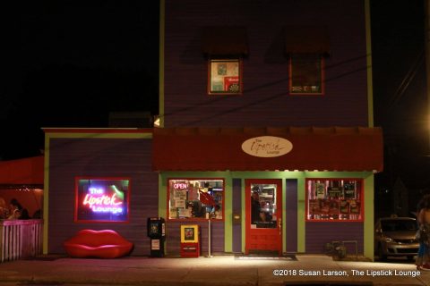 LipstickLounge Outside